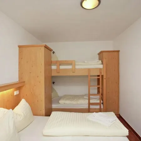 Ferienhaus Schoeneben Haus Edelweiss Wald im Pinzgau