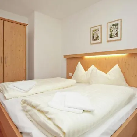 Ferienhaus Schoeneben Haus Edelweiss Wald im Pinzgau